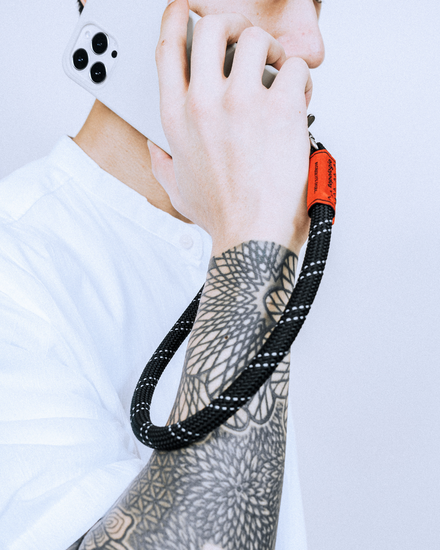 Dolomites Phone Case / Black / 10mm Wrist Strap Black Reflective