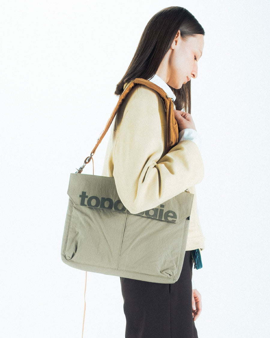 Bomber Strap – Topologie INTL