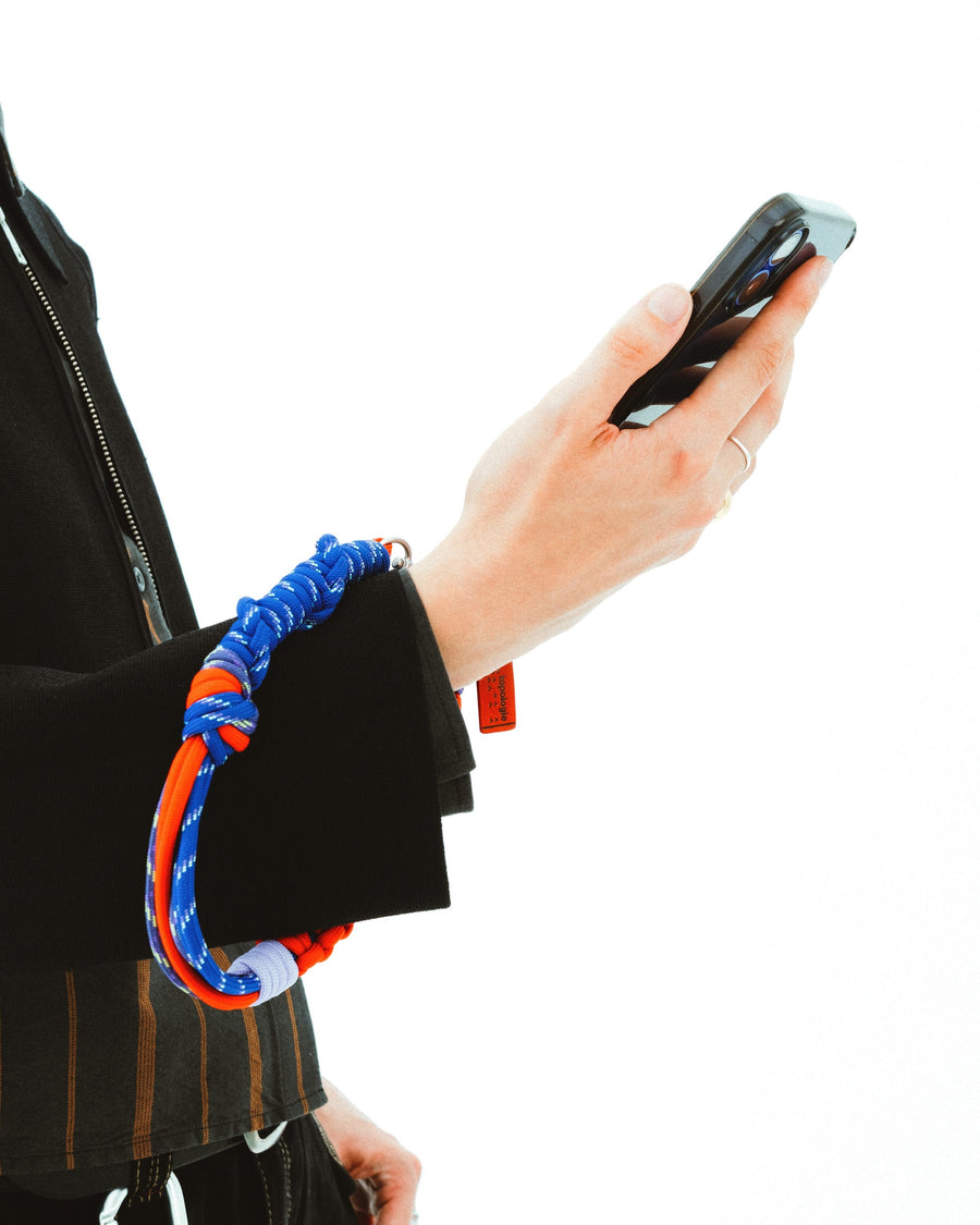 Macrame Wrist Strap – Topologie INTL