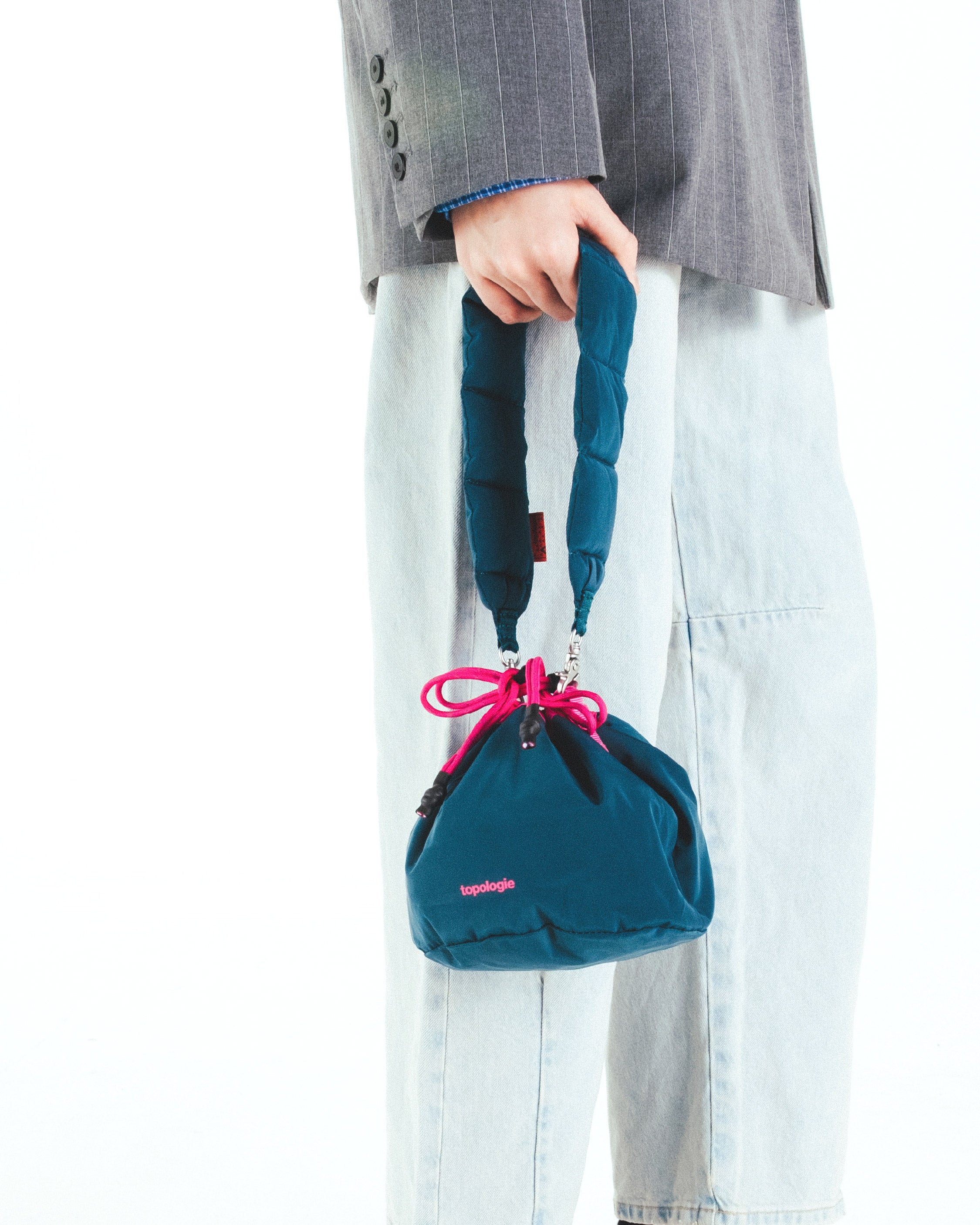 Reversible Bucket