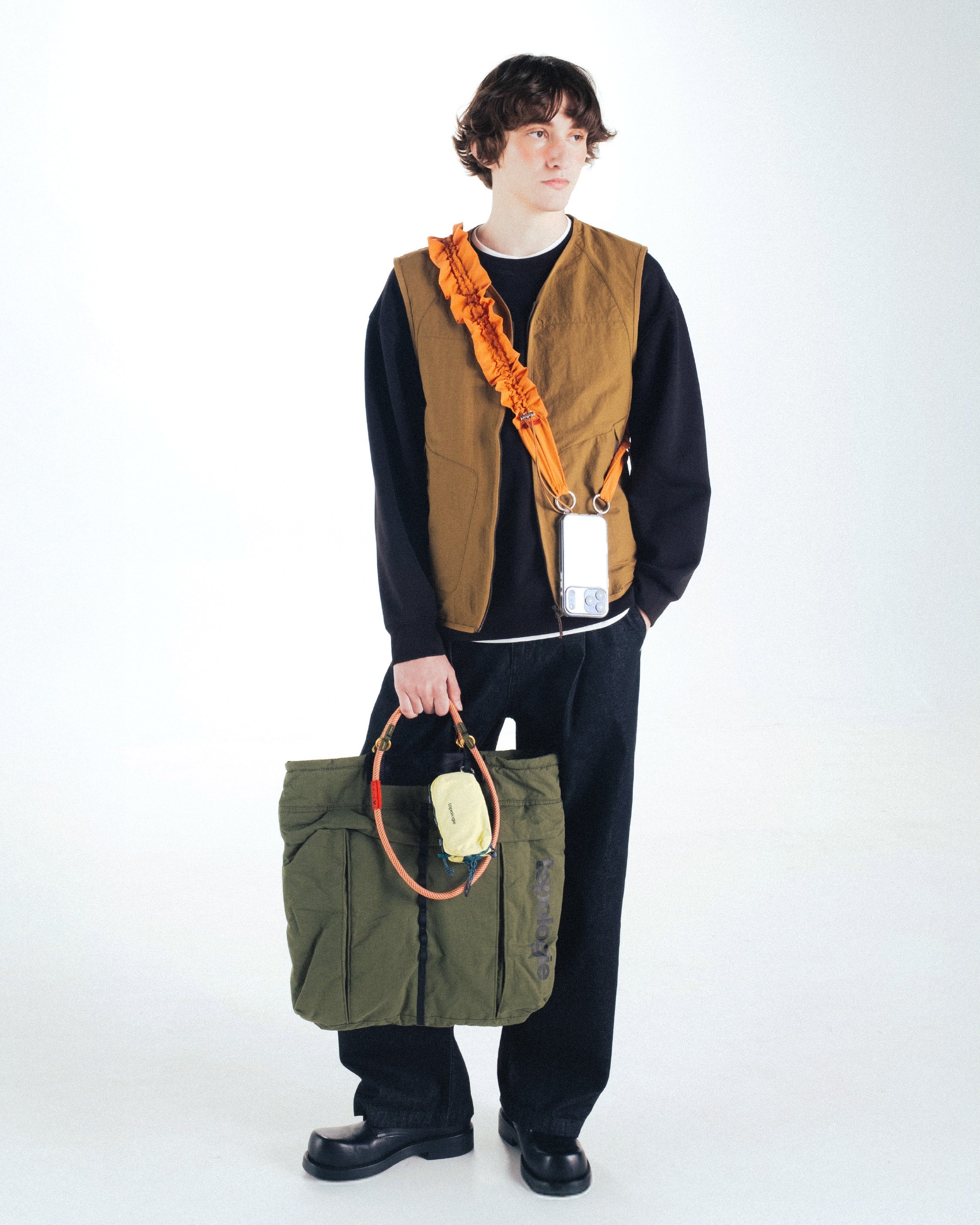 スマホアクセサリー topologie Scrunchie Pocket Sling Moss Scrunchie Pocket Sling – Topologie INTL
