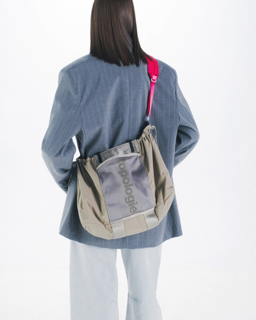 Summit Tote Small – Topologie INTL