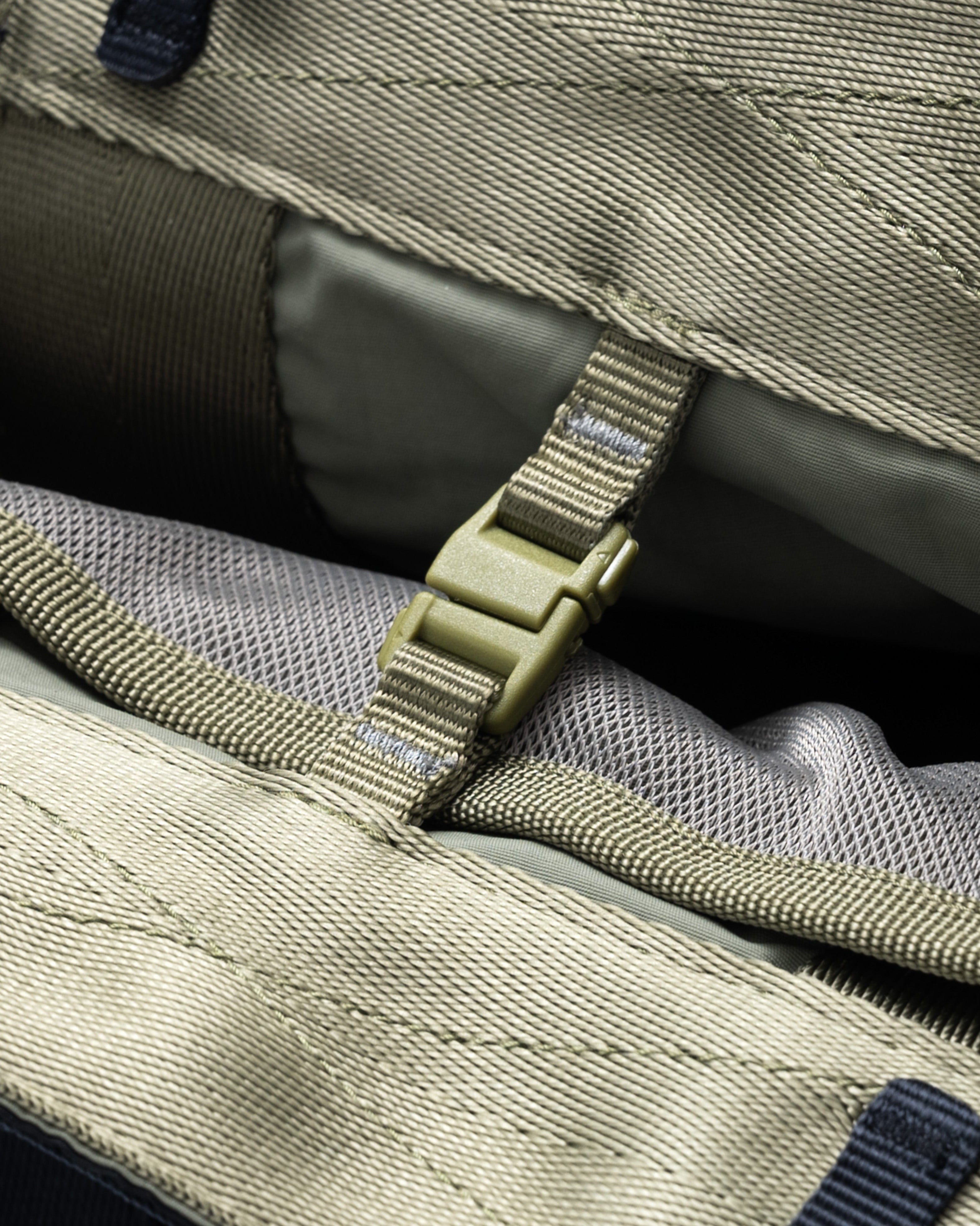 Summit Tote Small