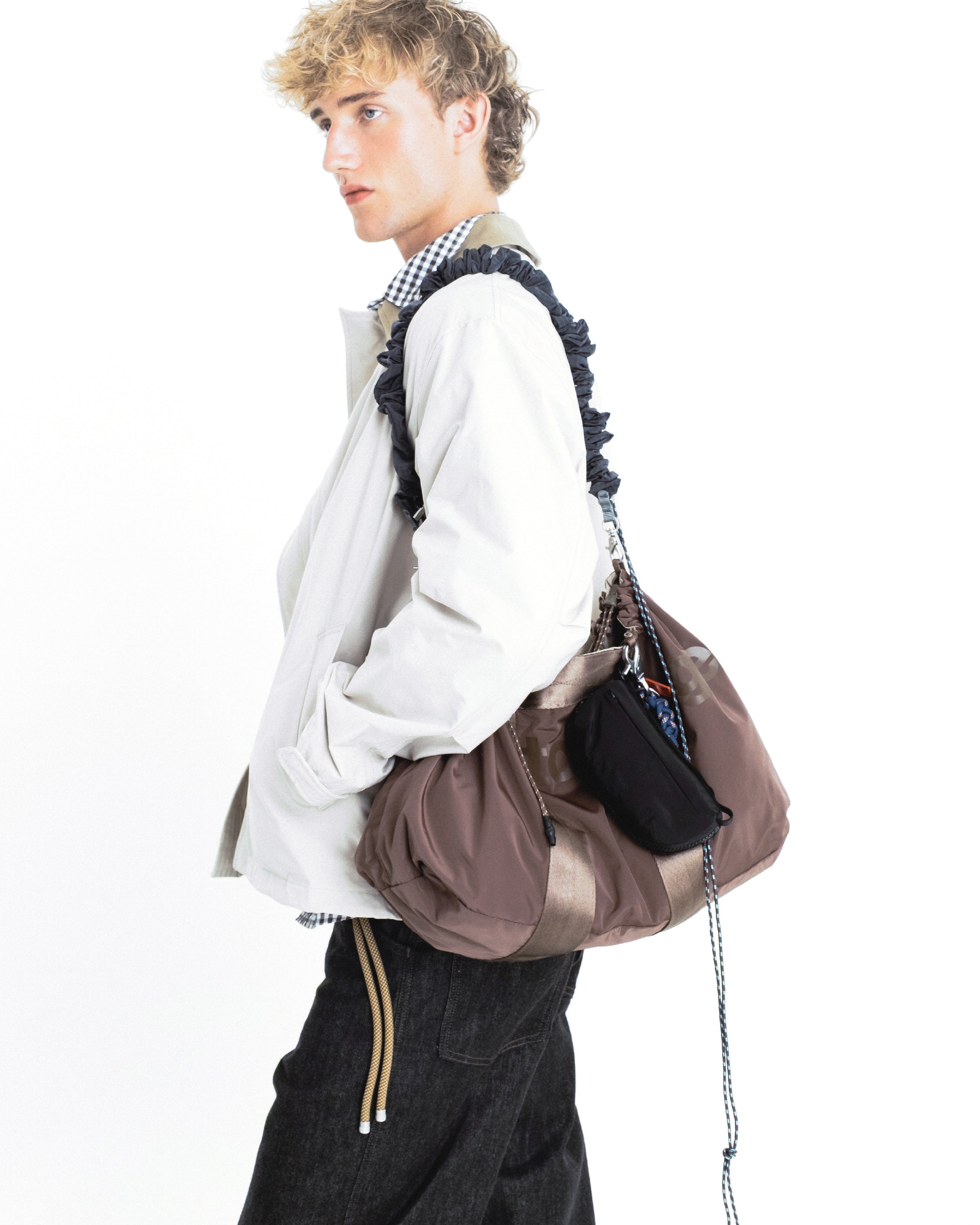 Summit Tote Wide Medium – Topologie INTL