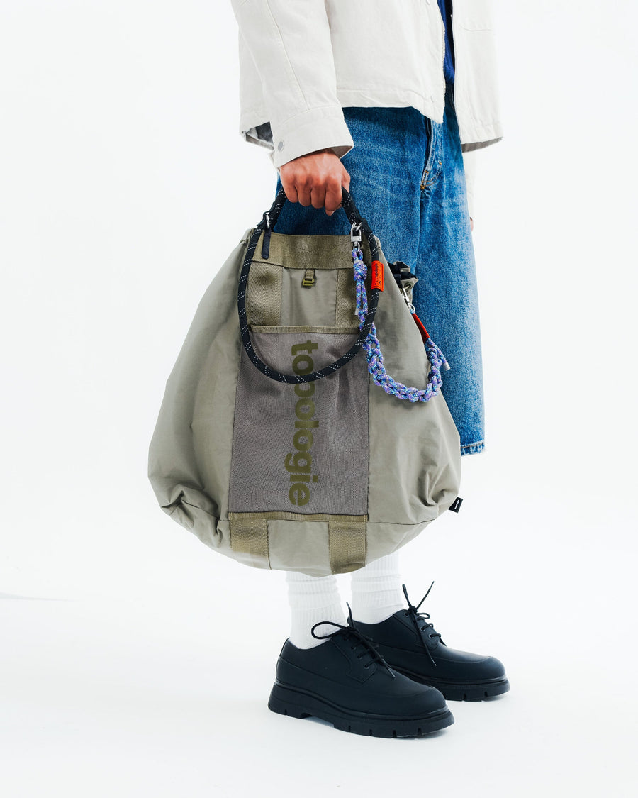 Summit Tote Large / Black / Olive (Tech Sateen) / 10mm Rope Loop / Sand Helix