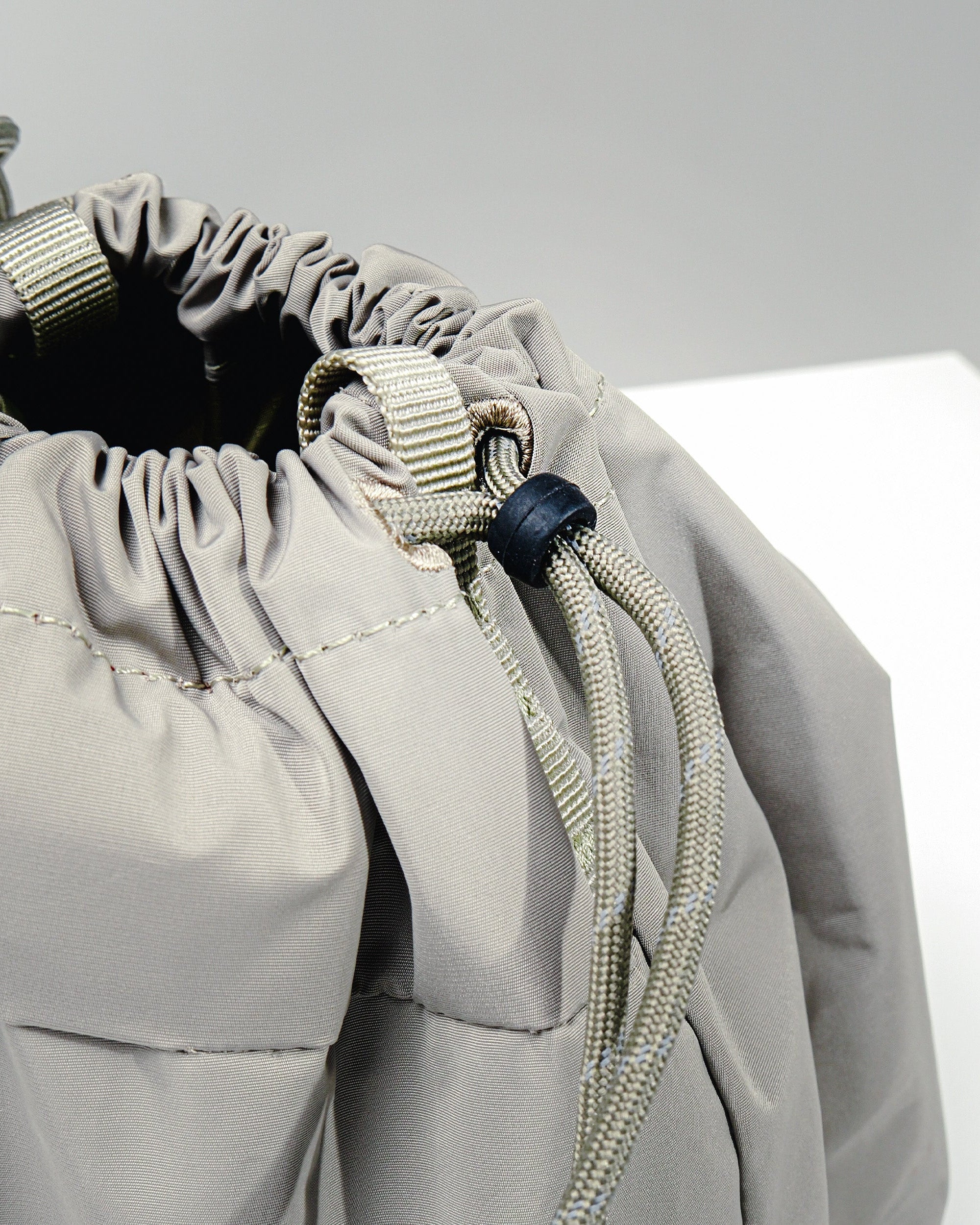 Reversible Bucket / Moss (Tech Sateen) / 8.0mm Wrist Strap / Olive Camouflage