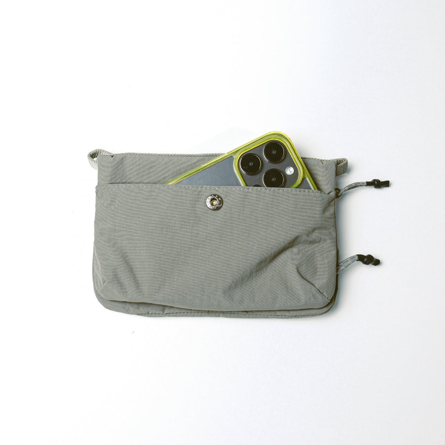 Phone Sacoche 90 / Moss (Papery) / To-go Strap Regular / Icelandic Blue