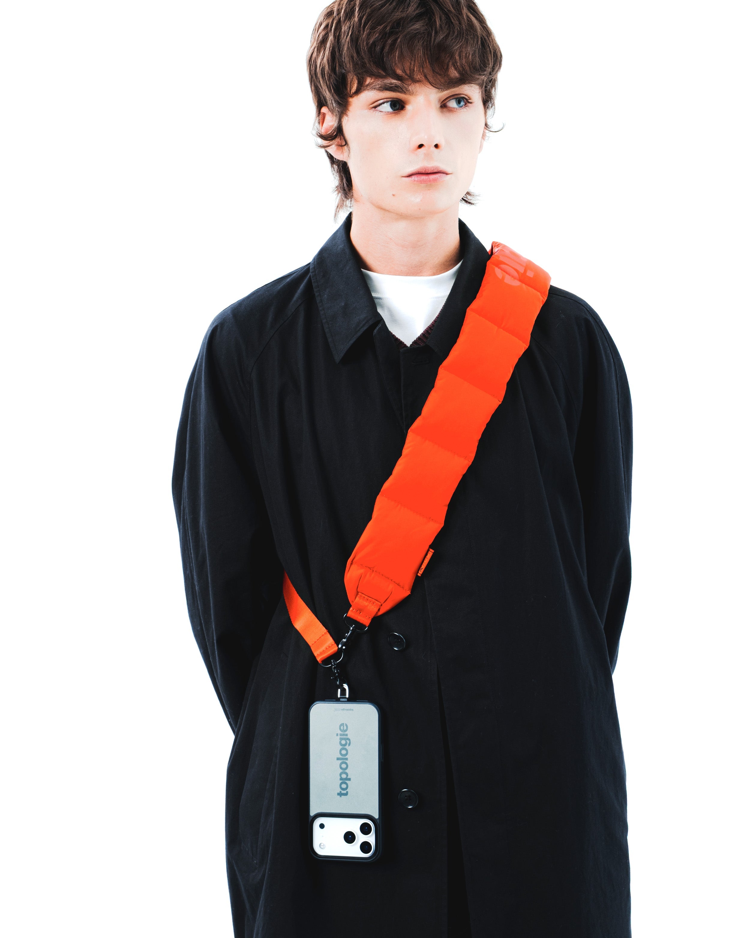 Siurana Phone Case / Black Mirror / iPhone Air